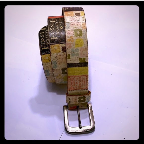 GentlyUsed FOSSIL Women Leather Belt. Size: M main image 4